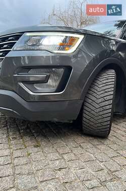 Внедорожник / Кроссовер Ford Explorer 2016 в Павлограде