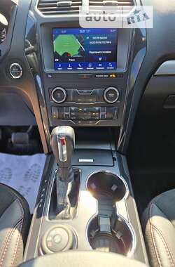 Позашляховик / Кросовер Ford Explorer 2018 в Рівному