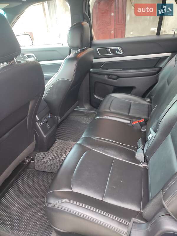 Позашляховик / Кросовер Ford Explorer 2016 в Дрогобичі