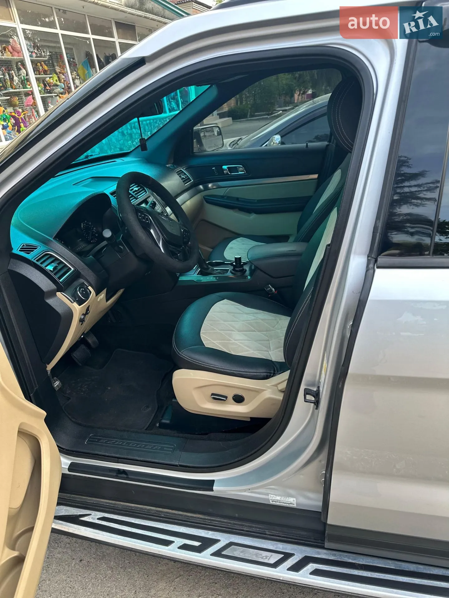 2017 Ford Explorer - мініатюра 5