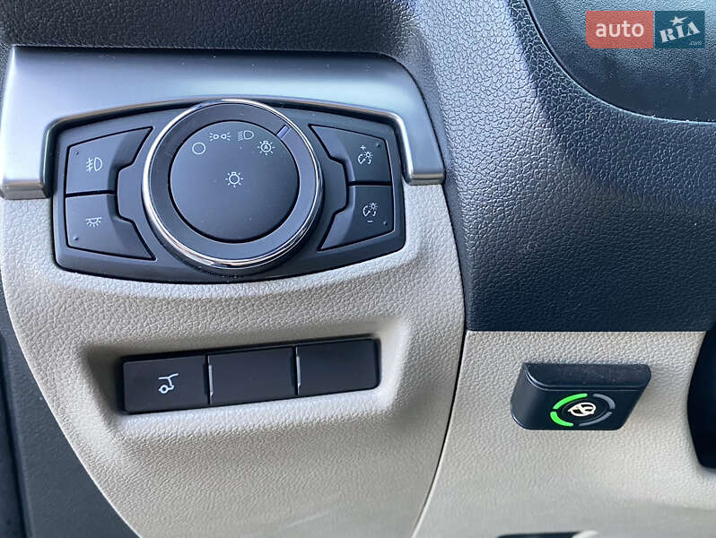 Внедорожник / Кроссовер Ford Explorer 2018 в Киеве