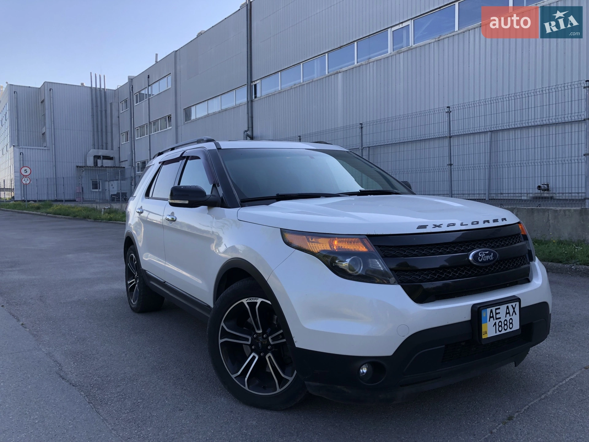 2013 Ford Explorer - фото 1