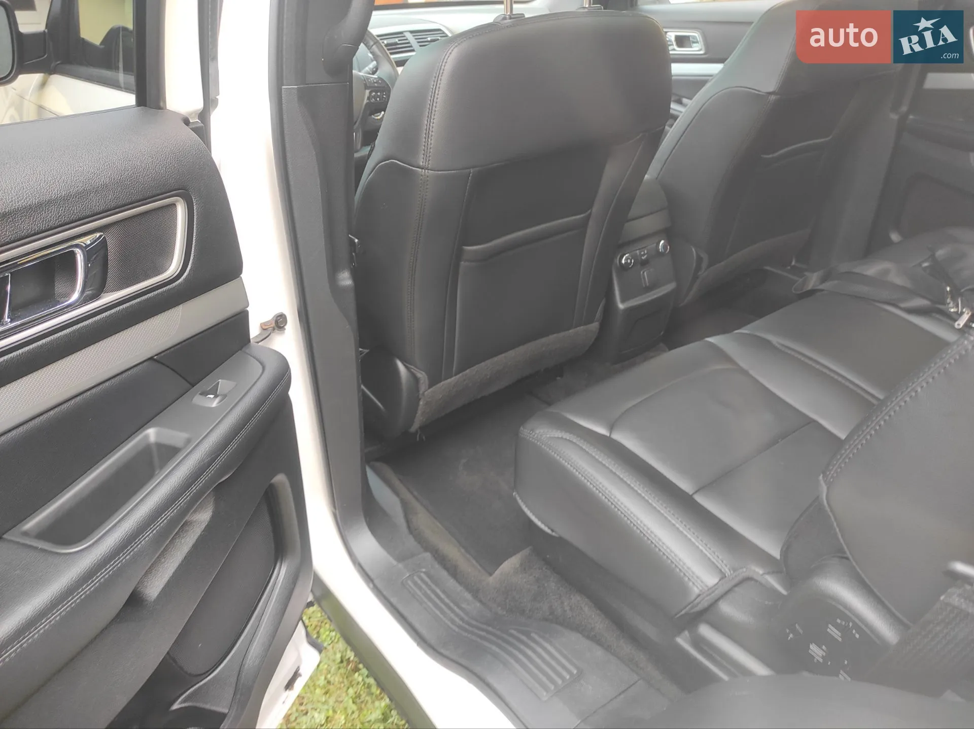 2017 Ford Explorer - мініатюра 13