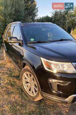 Позашляховик / Кросовер Ford Explorer 2017 в 