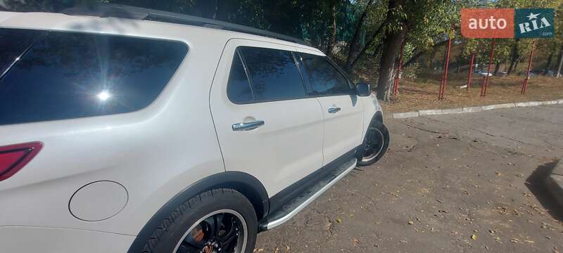 Внедорожник / Кроссовер Ford Explorer 2013 в Первомайске