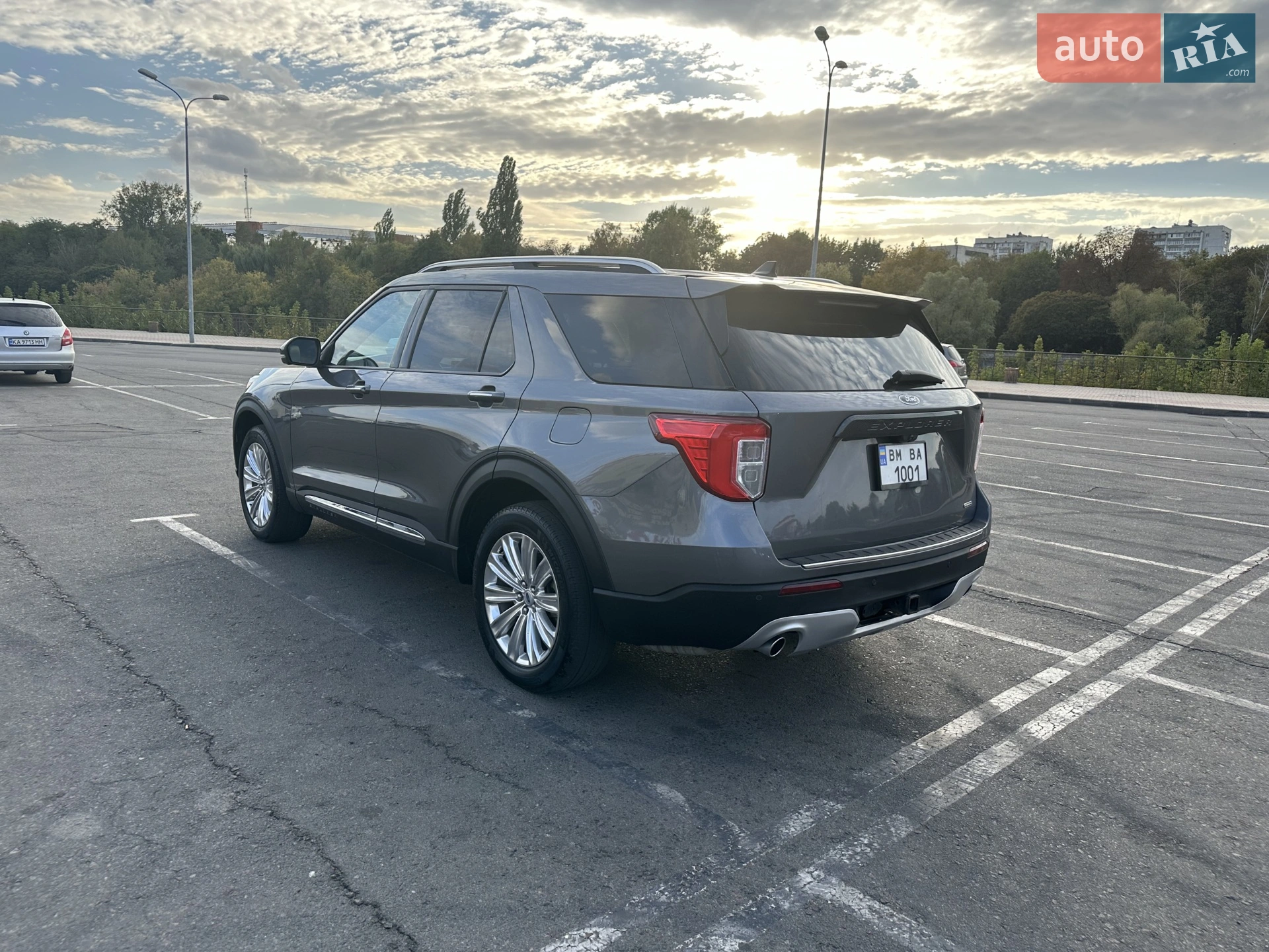 2021 Ford Explorer - мініатюра 9
