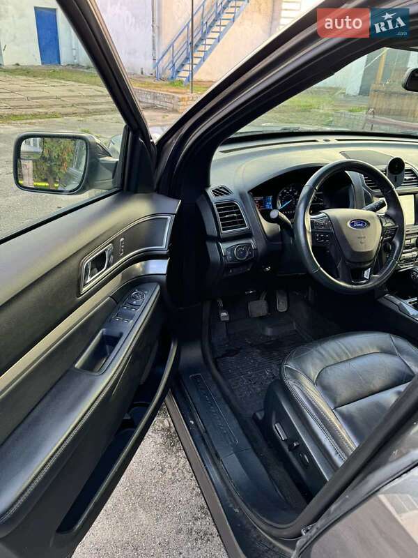 Внедорожник / Кроссовер Ford Explorer 2018 в Чернигове