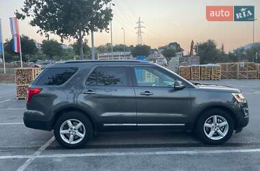 Позашляховик / Кросовер Ford Explorer 2017 в 