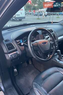Позашляховик / Кросовер Ford Explorer 2017 в 