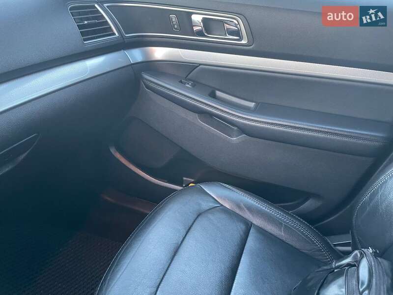 Внедорожник / Кроссовер Ford Explorer 2017 в Львове