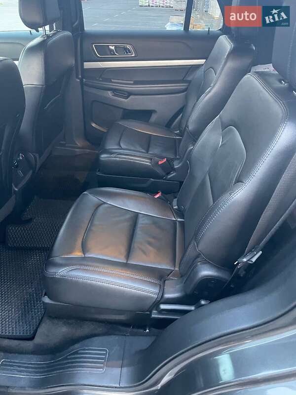 Позашляховик / Кросовер Ford Explorer 2017 в Києві