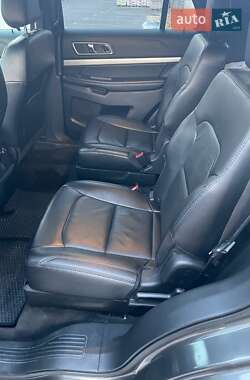 Позашляховик / Кросовер Ford Explorer 2017 в 