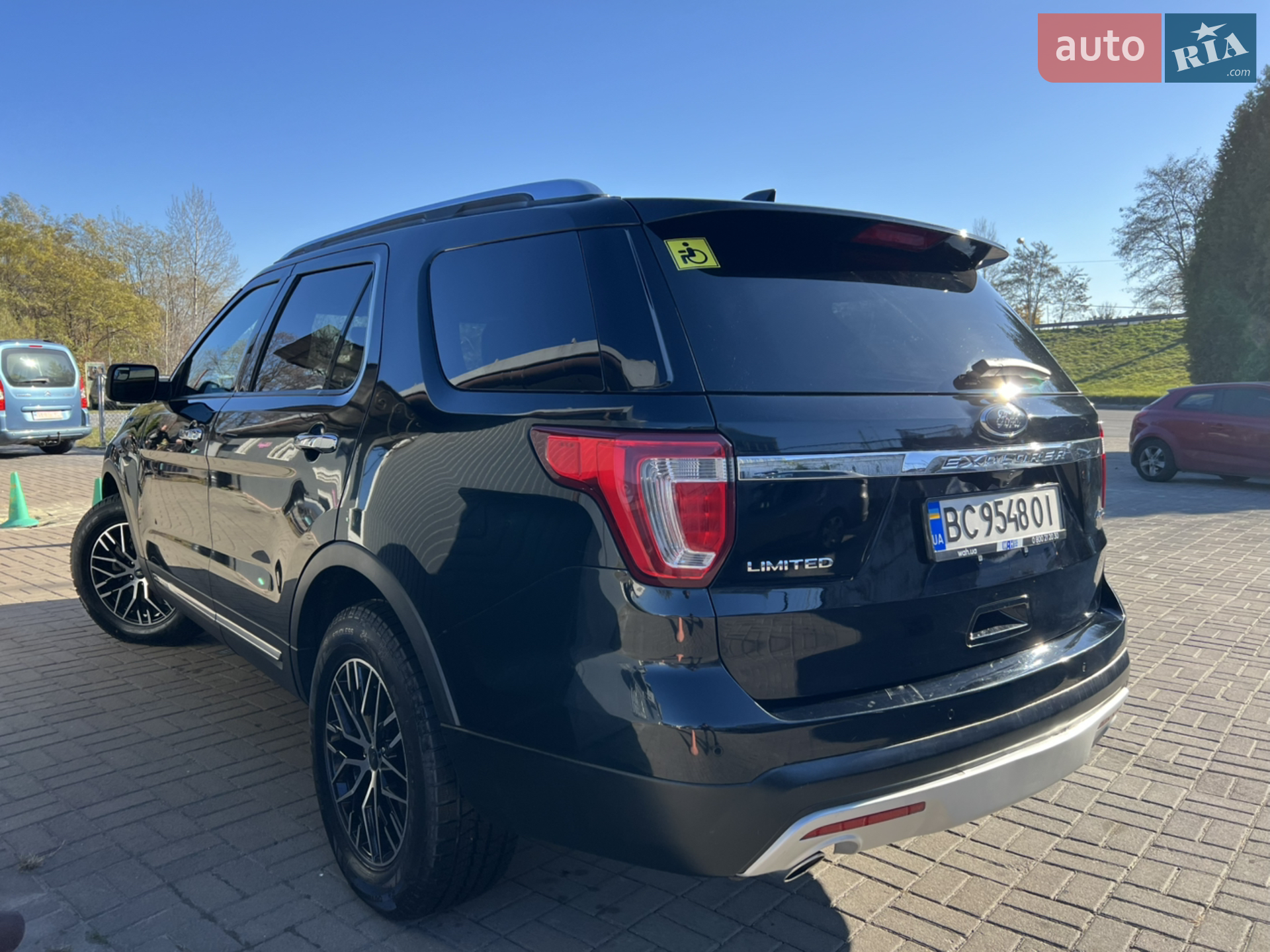 2017 Ford Explorer - мініатюра 4