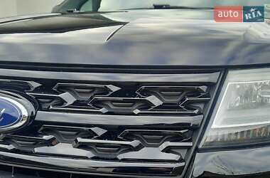 Внедорожник / Кроссовер Ford Explorer 2016 в Остроге