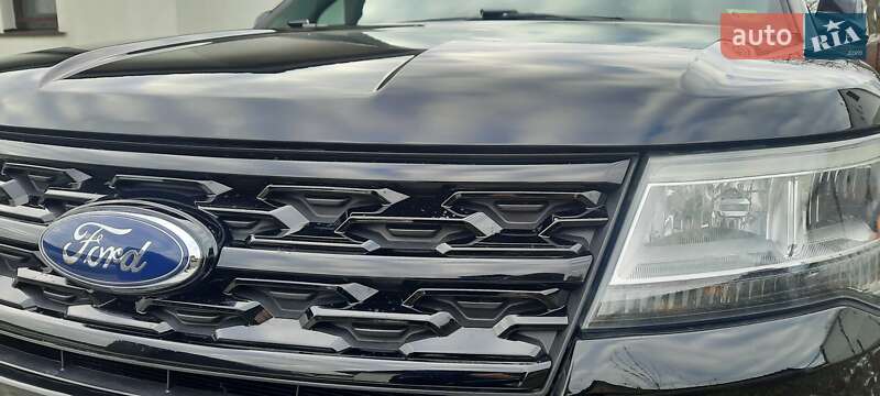 Позашляховик / Кросовер Ford Explorer 2016 в Острозі