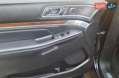 Внедорожник / Кроссовер Ford Explorer 2016 в Остроге