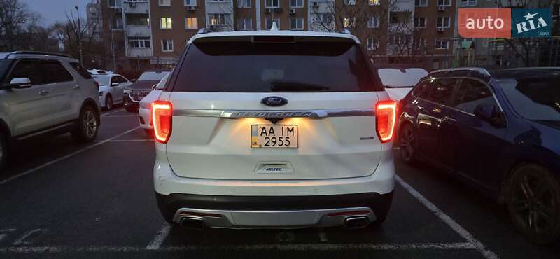 Позашляховик / Кросовер Ford Explorer 2015 в Києві