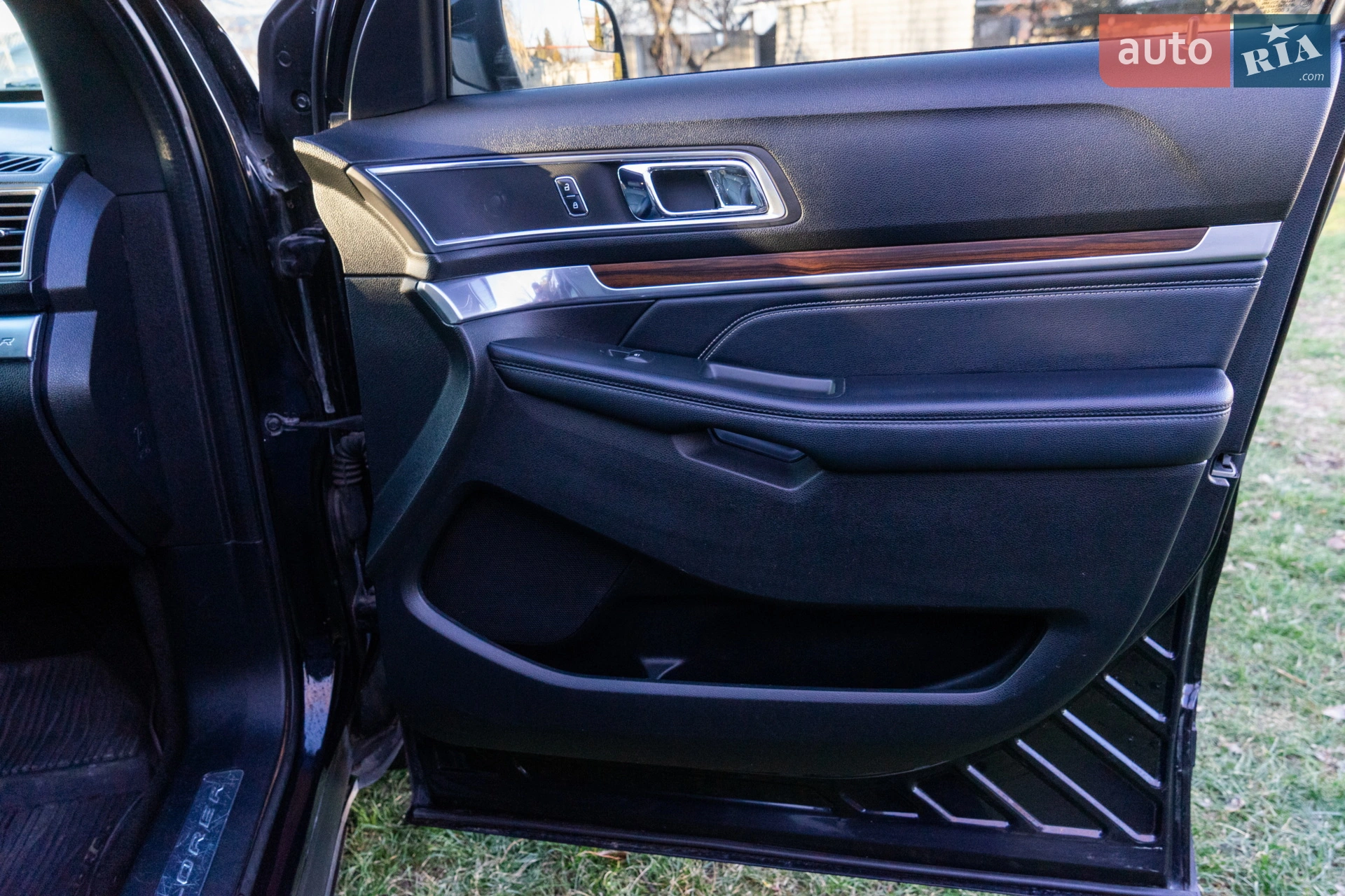 2017 Ford Explorer - мініатюра 27