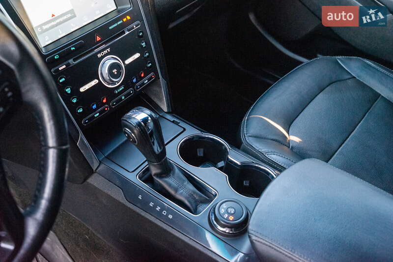 Внедорожник / Кроссовер Ford Explorer 2017 в Верхнеднепровске