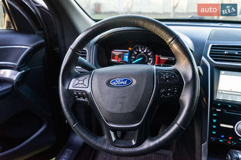 Внедорожник / Кроссовер Ford Explorer 2017 в Верхнеднепровске