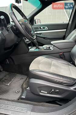 Внедорожник / Кроссовер Ford Explorer 2017 в 
