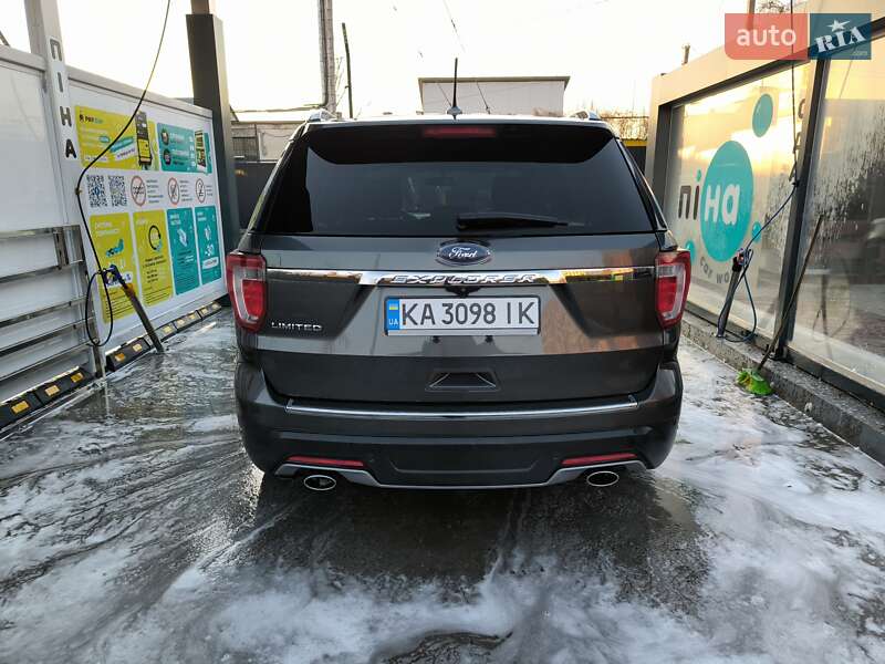 Позашляховик / Кросовер Ford Explorer 2018 в Вишневому