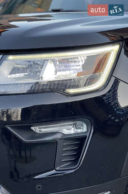 Внедорожник / Кроссовер Ford Explorer 2018 в 