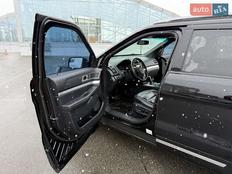 Внедорожник / Кроссовер Ford Explorer 2016 в Киеве