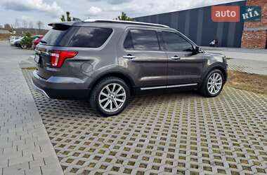 Позашляховик / Кросовер Ford Explorer 2017 в 