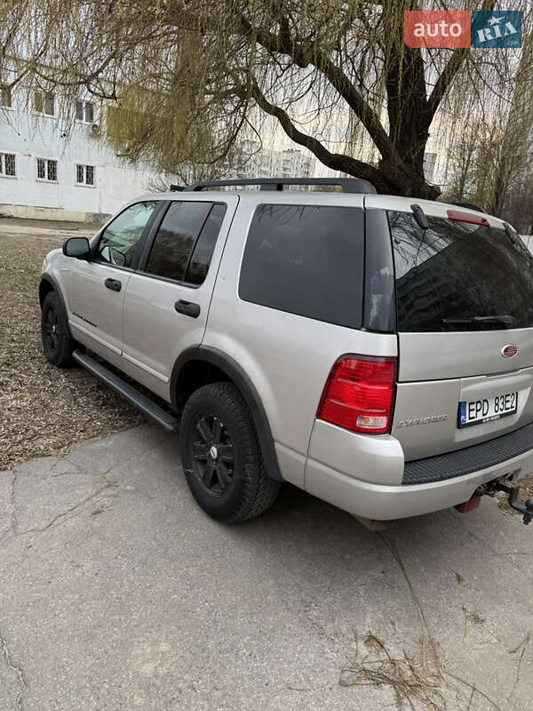 Внедорожник / Кроссовер Ford Explorer 2002 в Харькове