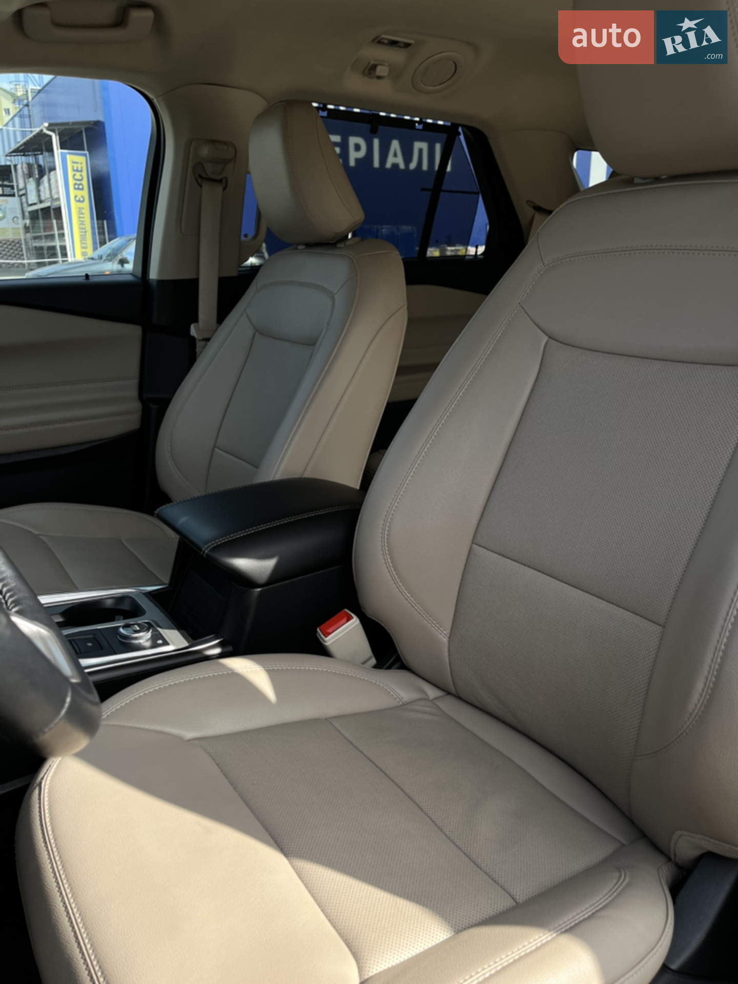 2022 Ford Explorer - мініатюра 21