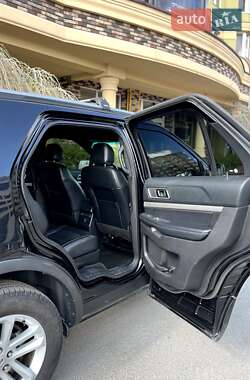 Позашляховик / Кросовер Ford Explorer 2016 в 