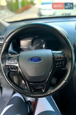 Позашляховик / Кросовер Ford Explorer 2016 в 