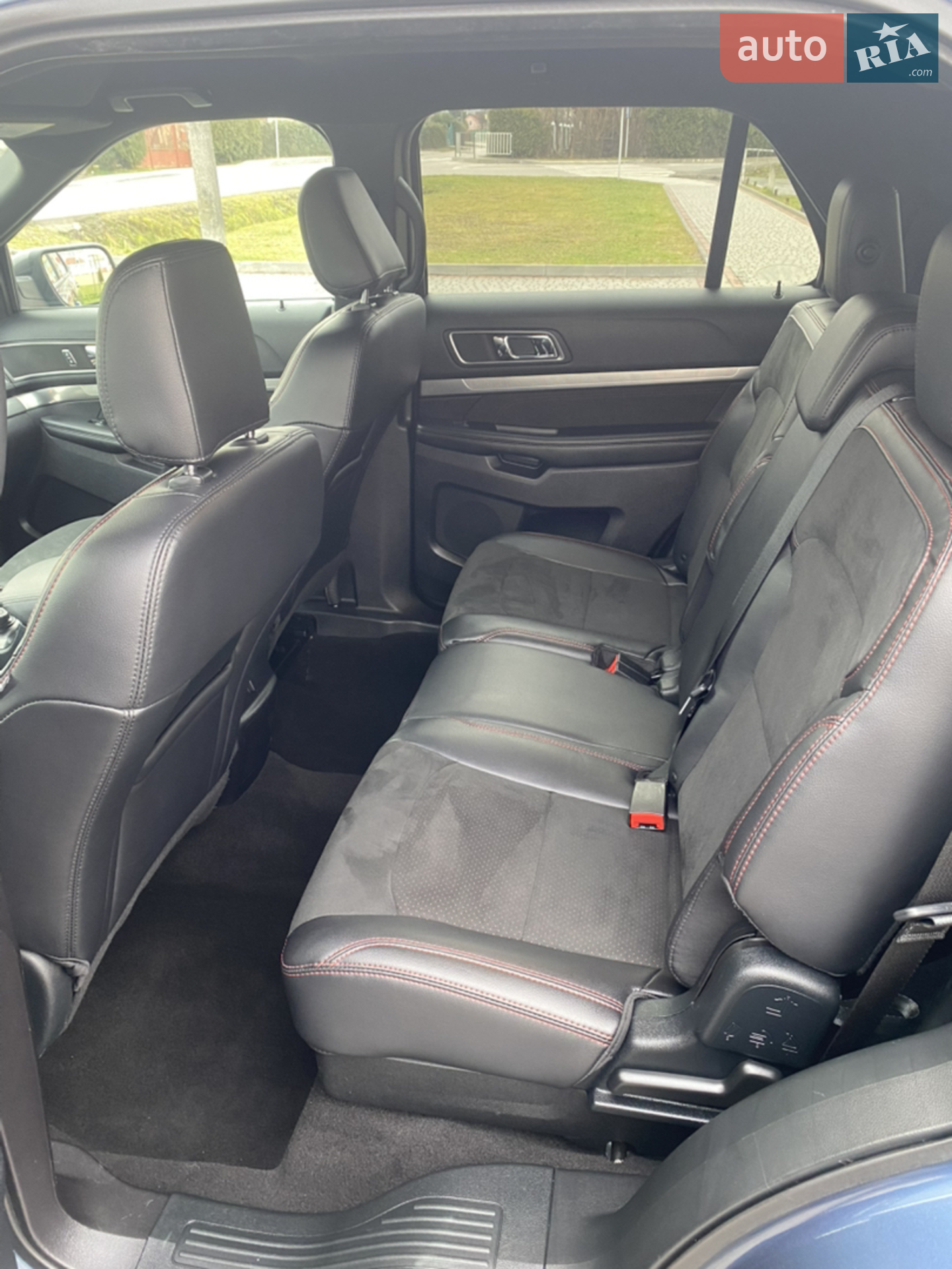 2018 Ford Explorer - мініатюра 11