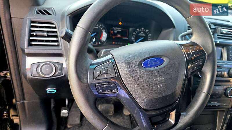 Позашляховик / Кросовер Ford Explorer 2016 в Мукачевому