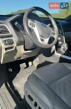 Позашляховик / Кросовер Ford Explorer 2014 в 
