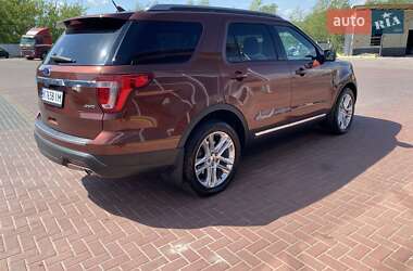Позашляховик / Кросовер Ford Explorer 2018 в 