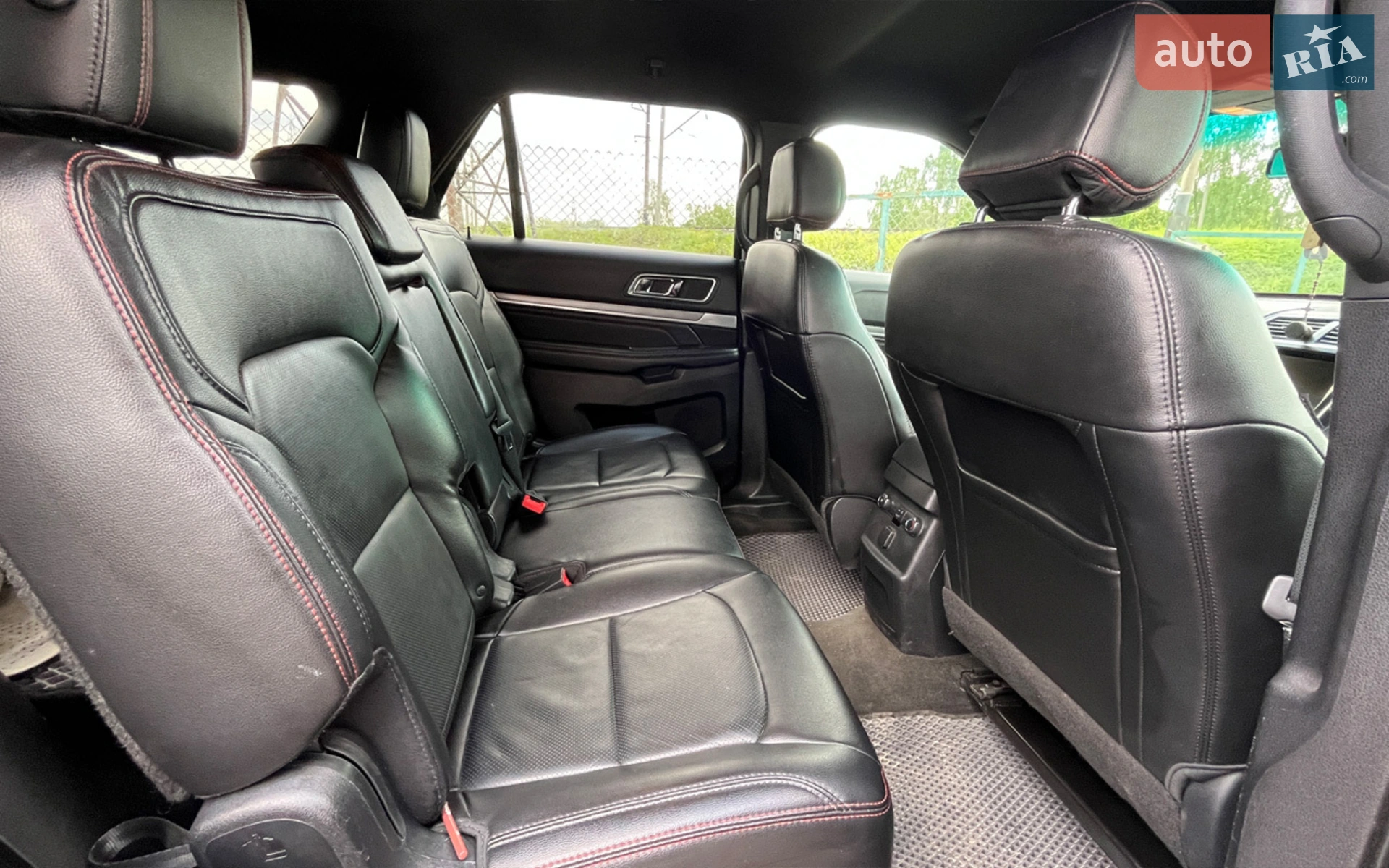 2016 Ford Explorer - мініатюра 16