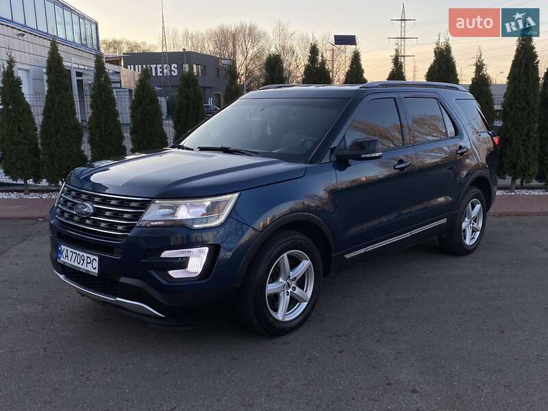 Позашляховик / Кросовер Ford Explorer 2016 в 