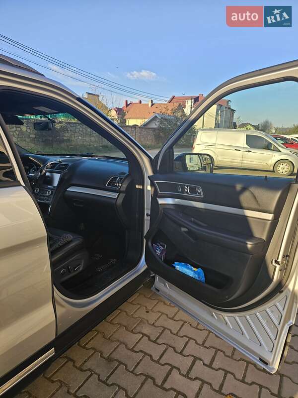 Внедорожник / Кроссовер Ford Explorer 2016 в Ивано-Франковске