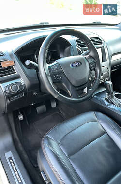 Внедорожник / Кроссовер Ford Explorer 2016 в 