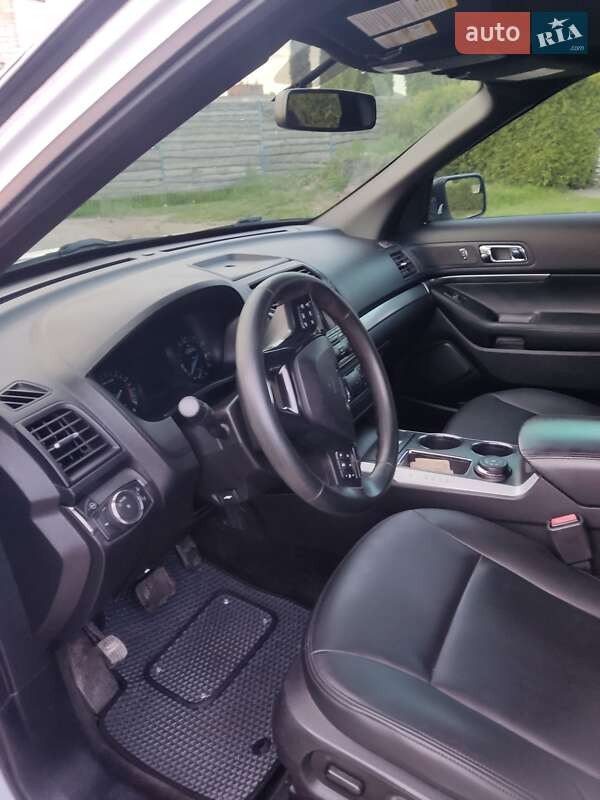 Внедорожник / Кроссовер Ford Explorer 2017 в Кременце фото 46 Внедорожник / Кроссовер Ford Explorer 2017 в Кременце