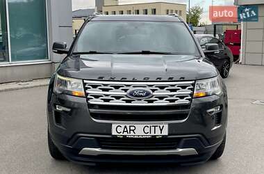 Позашляховик / Кросовер Ford Explorer 2019 в 