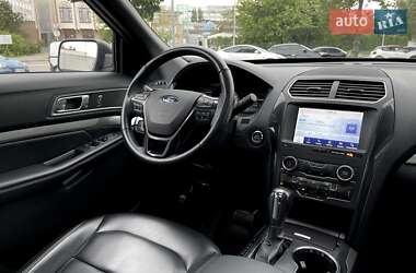 Позашляховик / Кросовер Ford Explorer 2019 в 