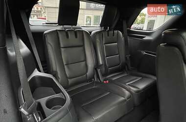 Позашляховик / Кросовер Ford Explorer 2019 в 