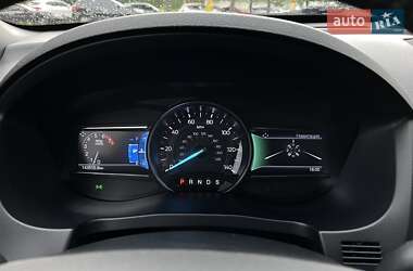 Позашляховик / Кросовер Ford Explorer 2019 в 