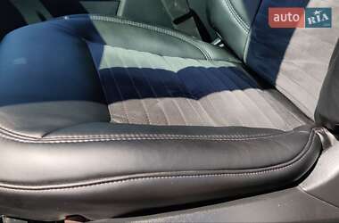 Позашляховик / Кросовер Ford Explorer 2020 в 