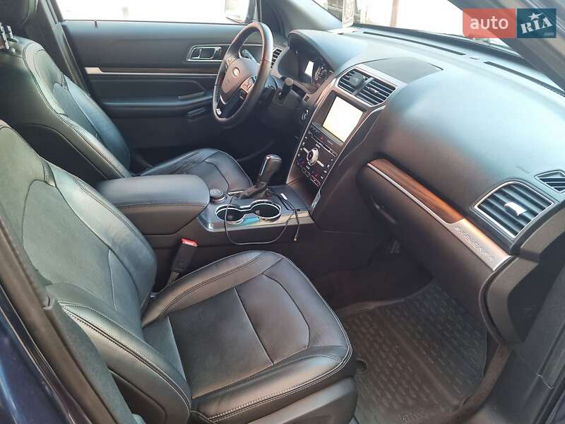 Позашляховик / Кросовер Ford Explorer 2015 в Києві