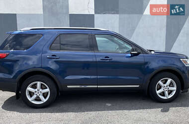 Внедорожник / Кроссовер Ford Explorer 2017 в 