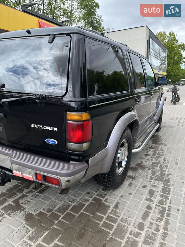 Внедорожник / Кроссовер Ford Explorer 1997 в Тернополе